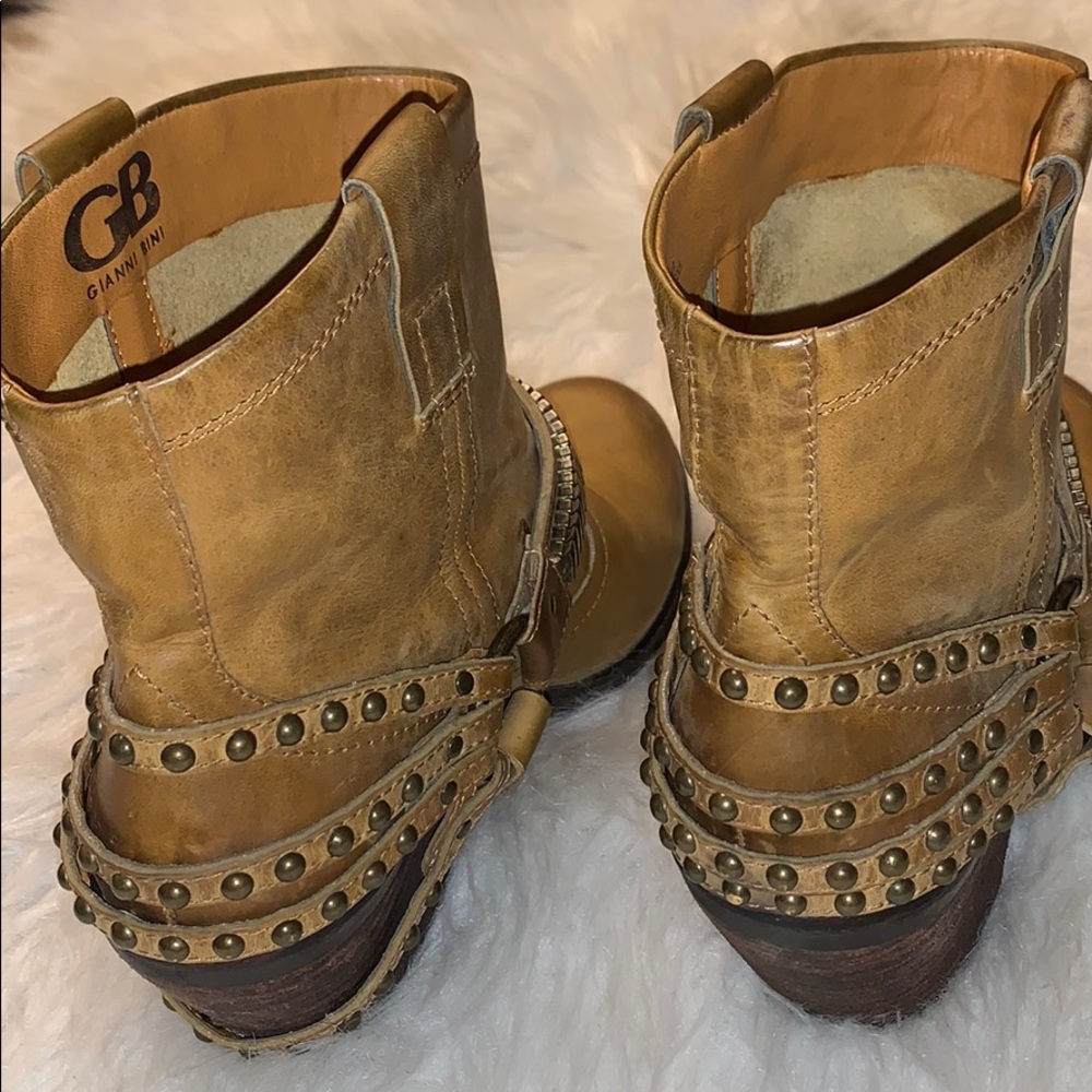 GB Gianni Bini strappy ankle boots. Item #3100 - Picture 5 of 5
